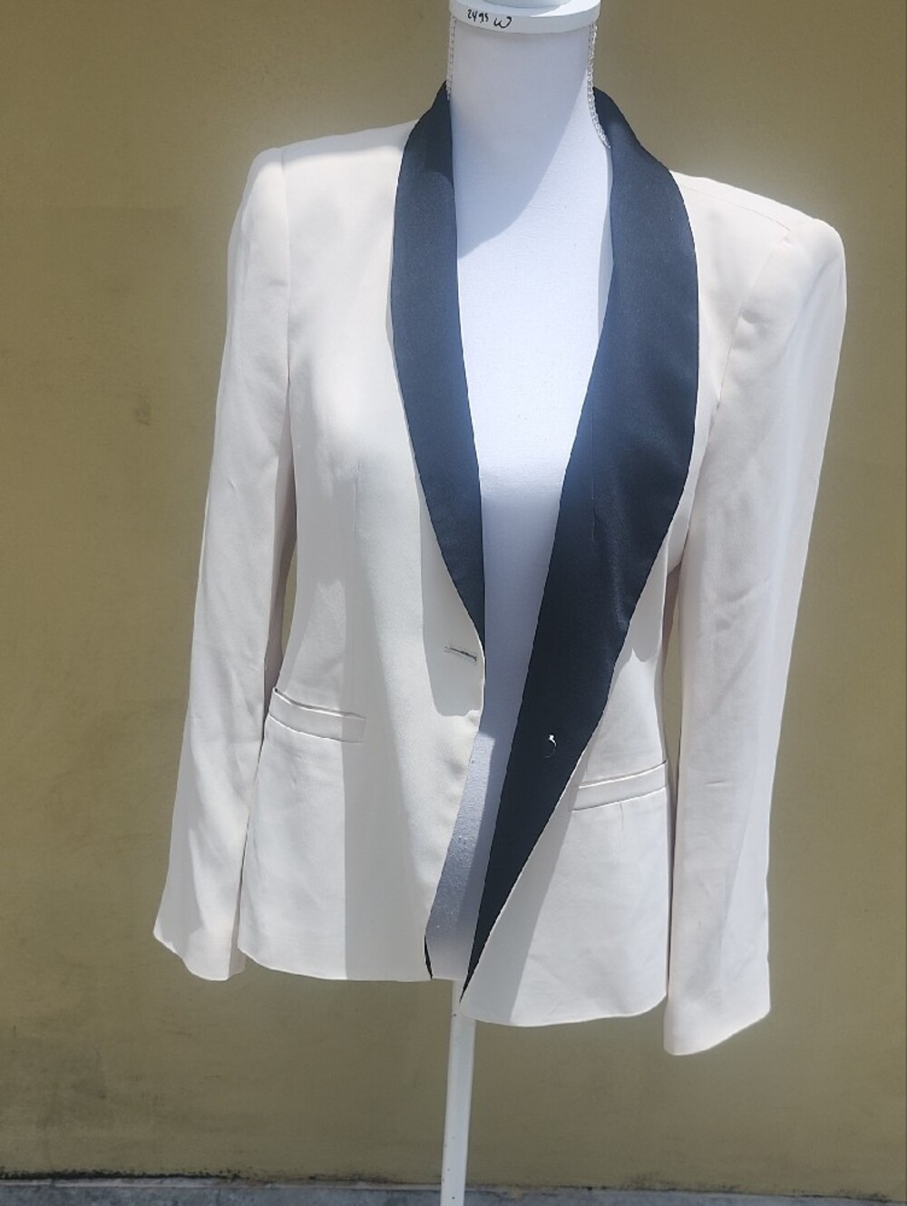 Zara Cream Blazer with Black  Shawl Collar - Picture 9 of 9